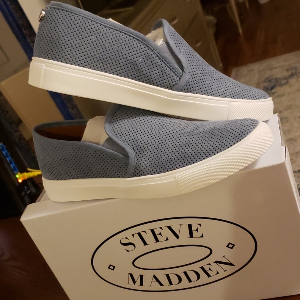 Steve Madden Zarayy Sneakers - Picture 2 of 4